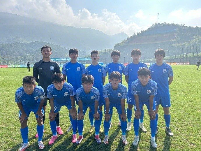 上海申花U19队4-1战胜佛山南狮U19，4胜1负积12分小组头名升入B组